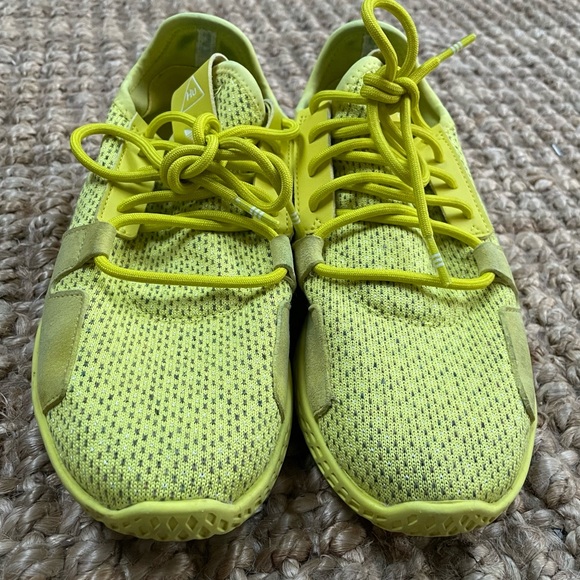 Adidas Pharrell Williams Tennis Hu V2 shock yellow size 5.5 - Picture 6 of 10